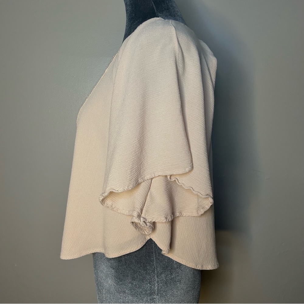 Elegant Cream Women's Top - Picture 3 of 9
